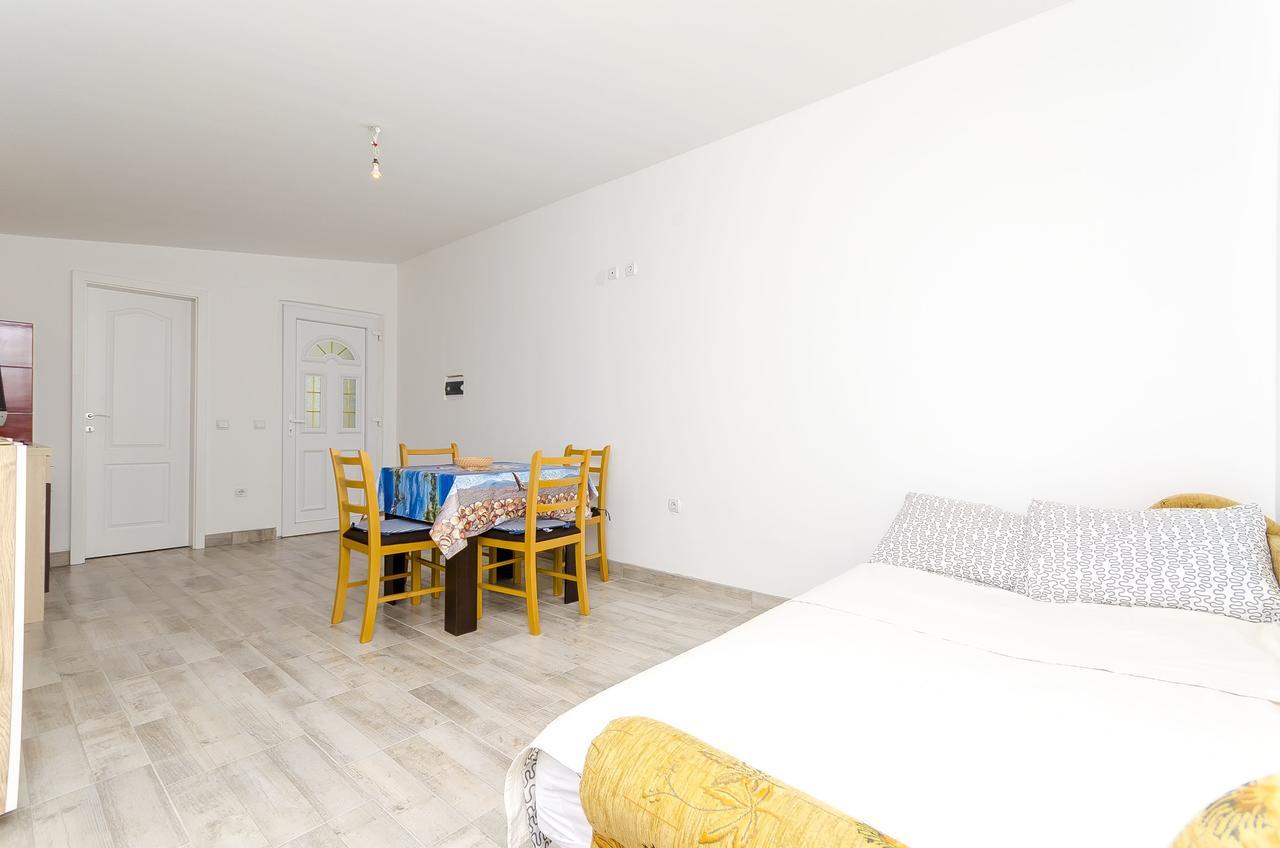Apartments Mirko I Anda Donji Okrug  エクステリア 写真