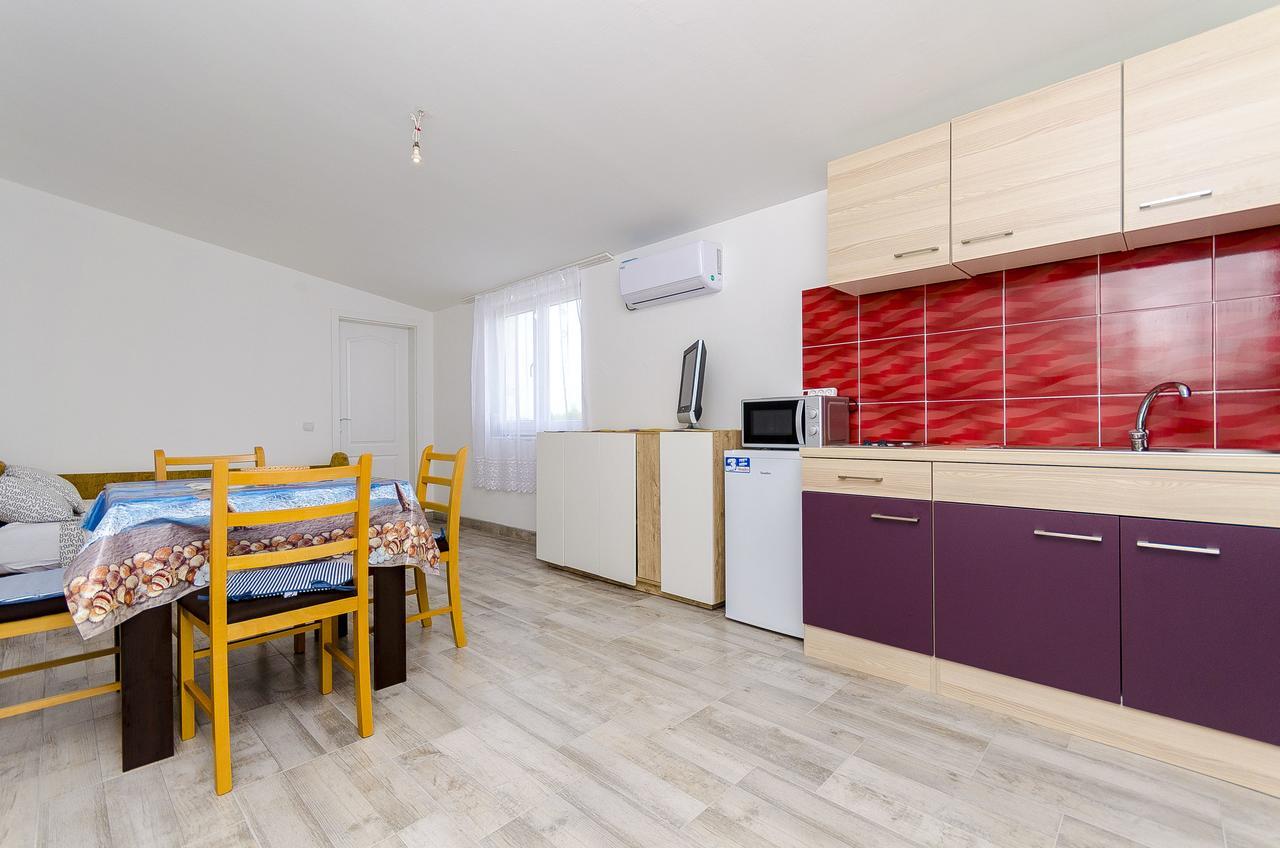 Apartments Mirko I Anda Donji Okrug  エクステリア 写真