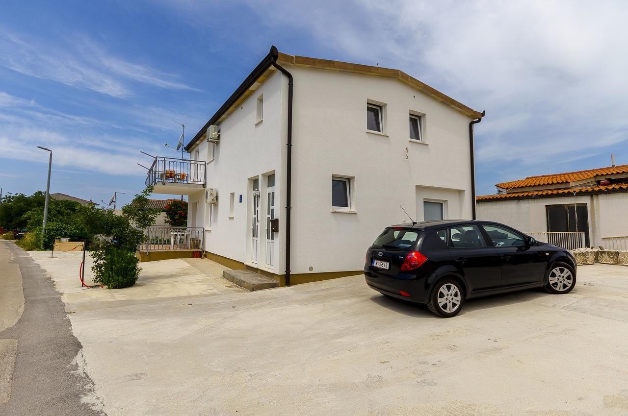 Apartments Mirko I Anda Donji Okrug  エクステリア 写真