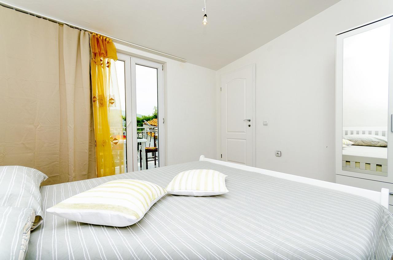 Apartments Mirko I Anda Donji Okrug  エクステリア 写真