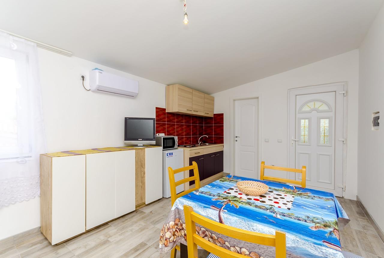 Apartments Mirko I Anda Donji Okrug  エクステリア 写真