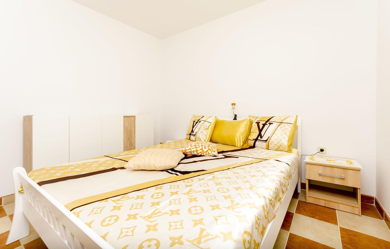 Apartments Mirko I Anda Donji Okrug  エクステリア 写真