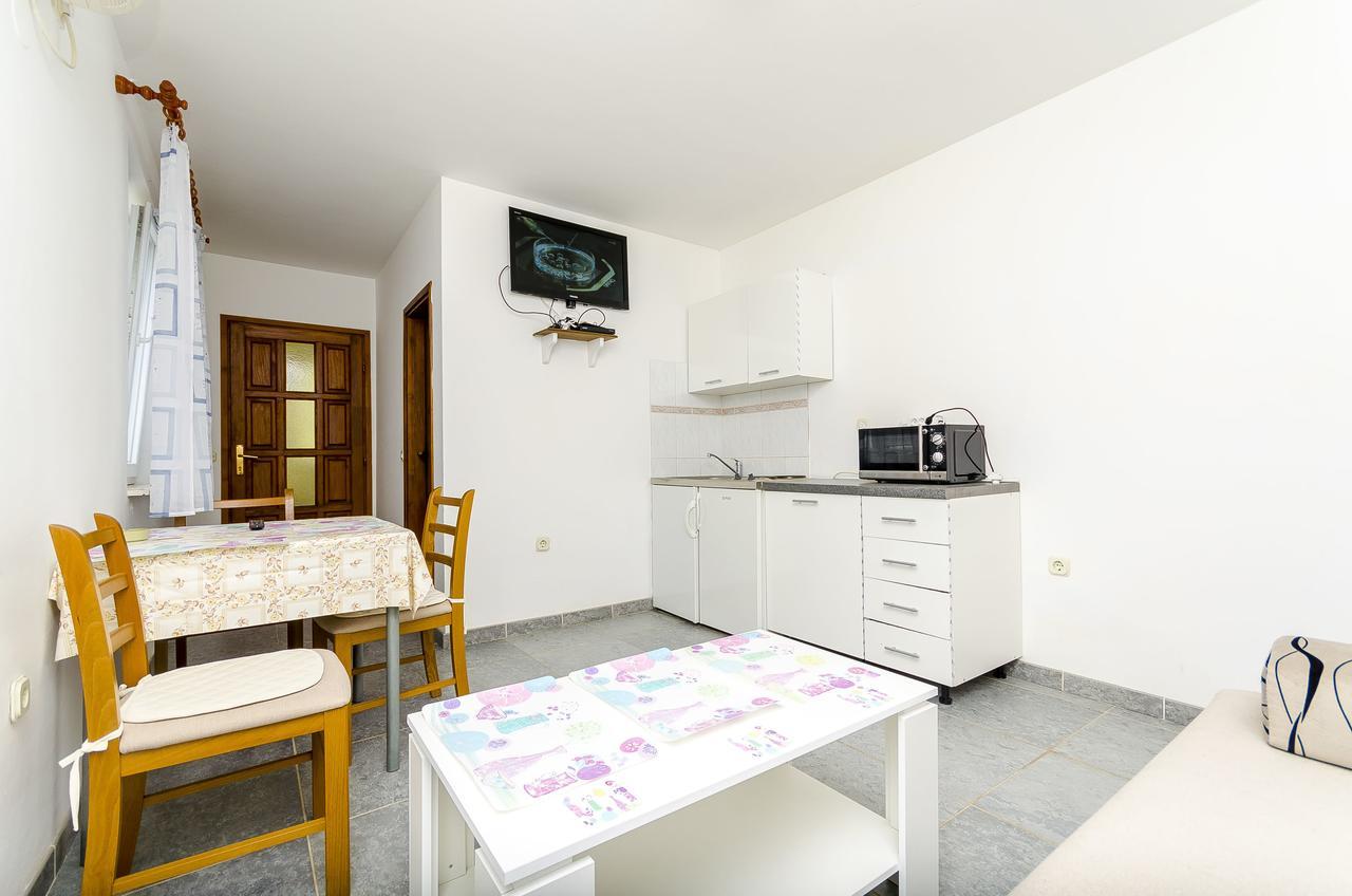 Apartments Mirko I Anda Donji Okrug  エクステリア 写真